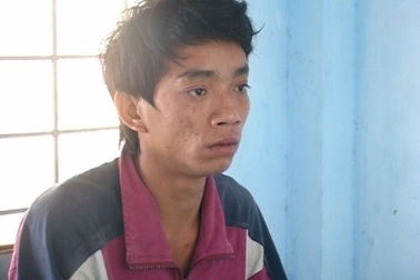 Cha ném chết con vì quấy khóc