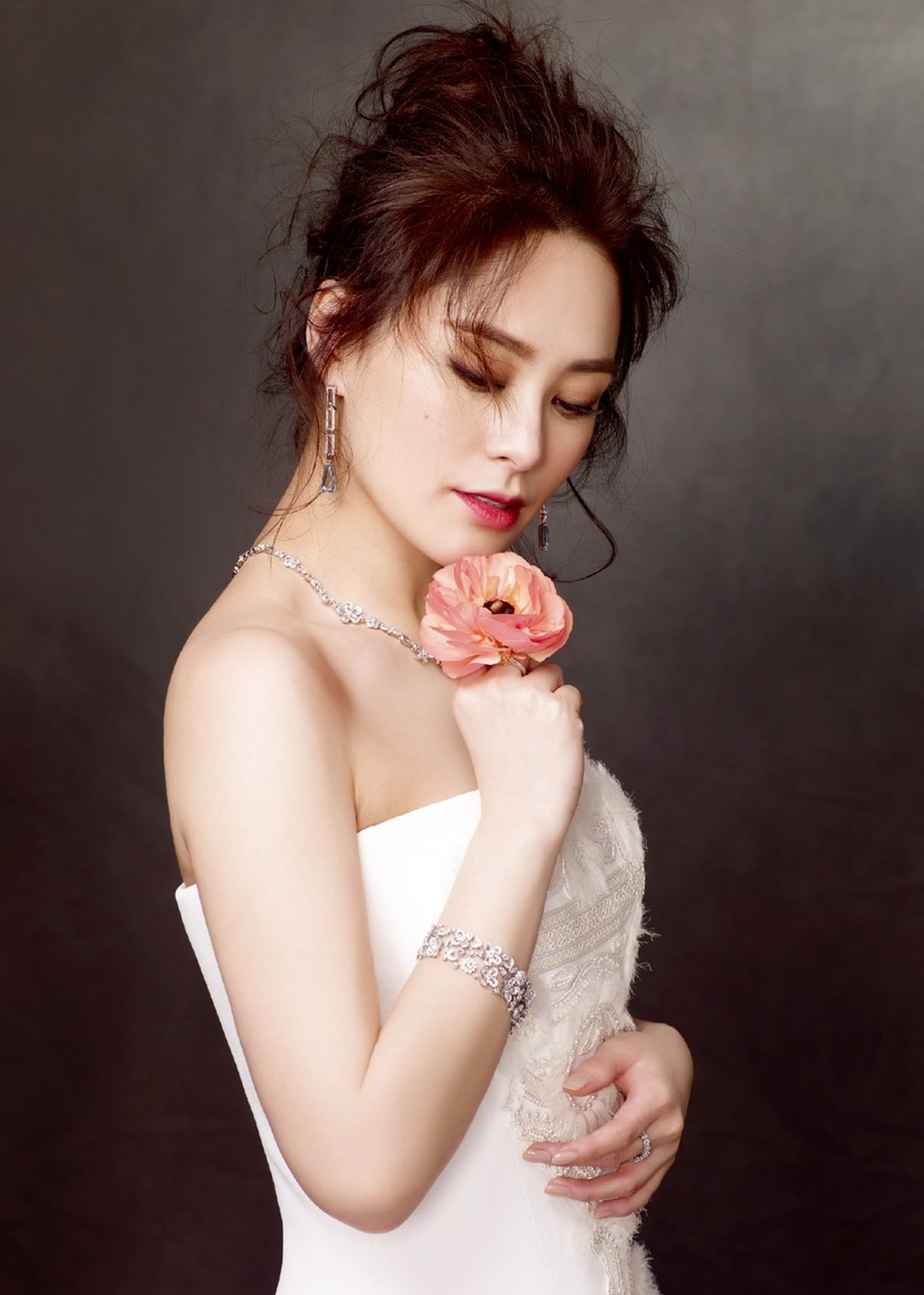 Chung Hân Đồng: Mỹ nhân xinh đẹp nhưng đời lắm chông chênh - 5 Chung Hân Đồng: Mỹ nhân xinh đẹp nhưng đời lắm chông chênh - 5