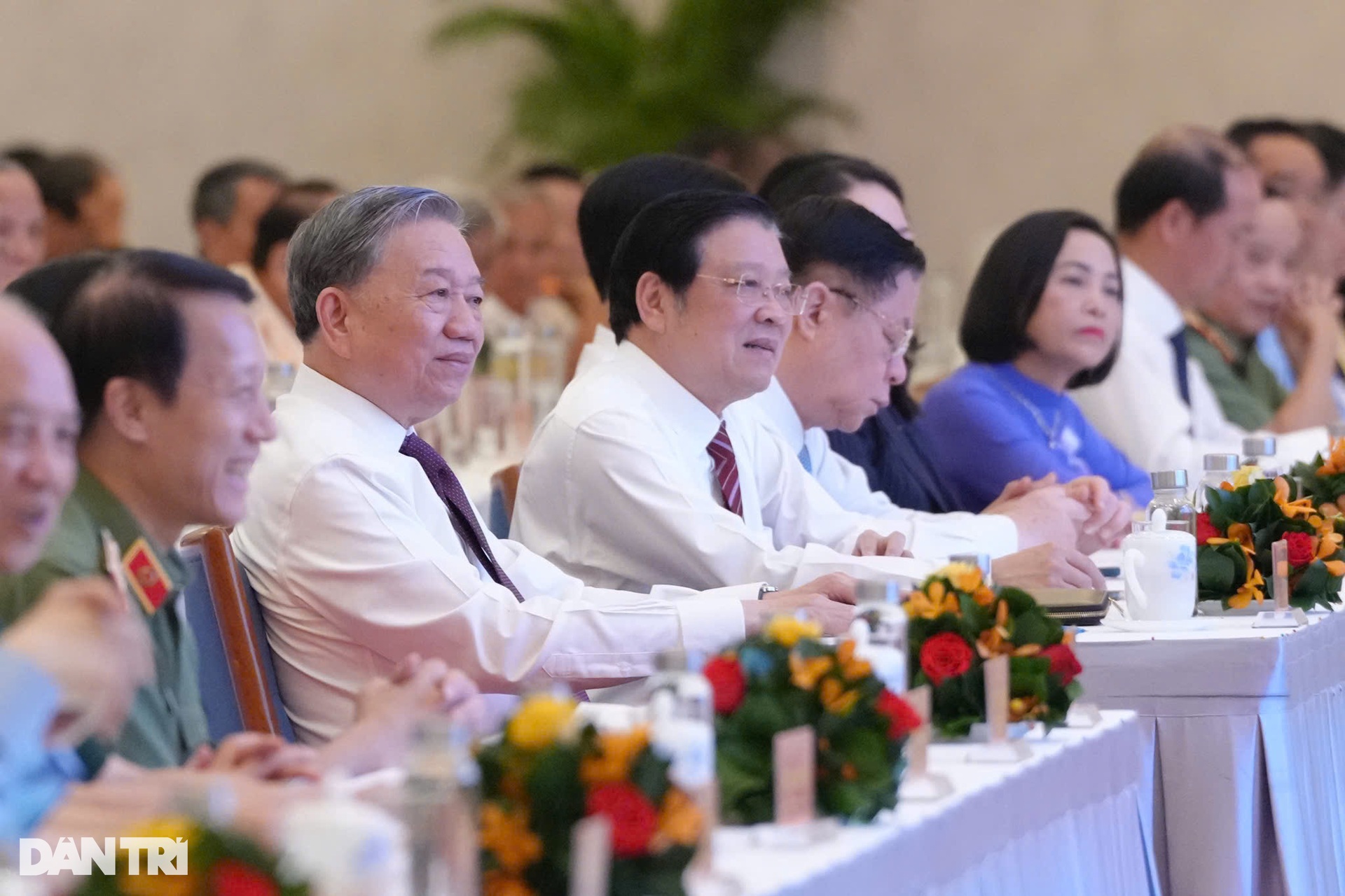 Tổng Bí thư Tô Lâm gặp gỡ cựu chiến binh Chiến dịch Hồ Chí Minh - 2 Tổng Bí thư Tô Lâm gặp gỡ cựu chiến binh Chiến dịch Hồ Chí Minh - 2