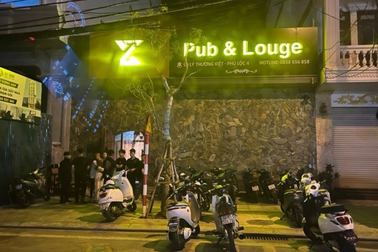 Phát hiện 6 khách tại quán Pub & Louge sử dụng bóng cười