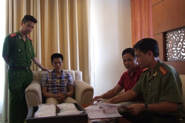 Triệt phá đường dây vận chuyển 4kg ma túy đá