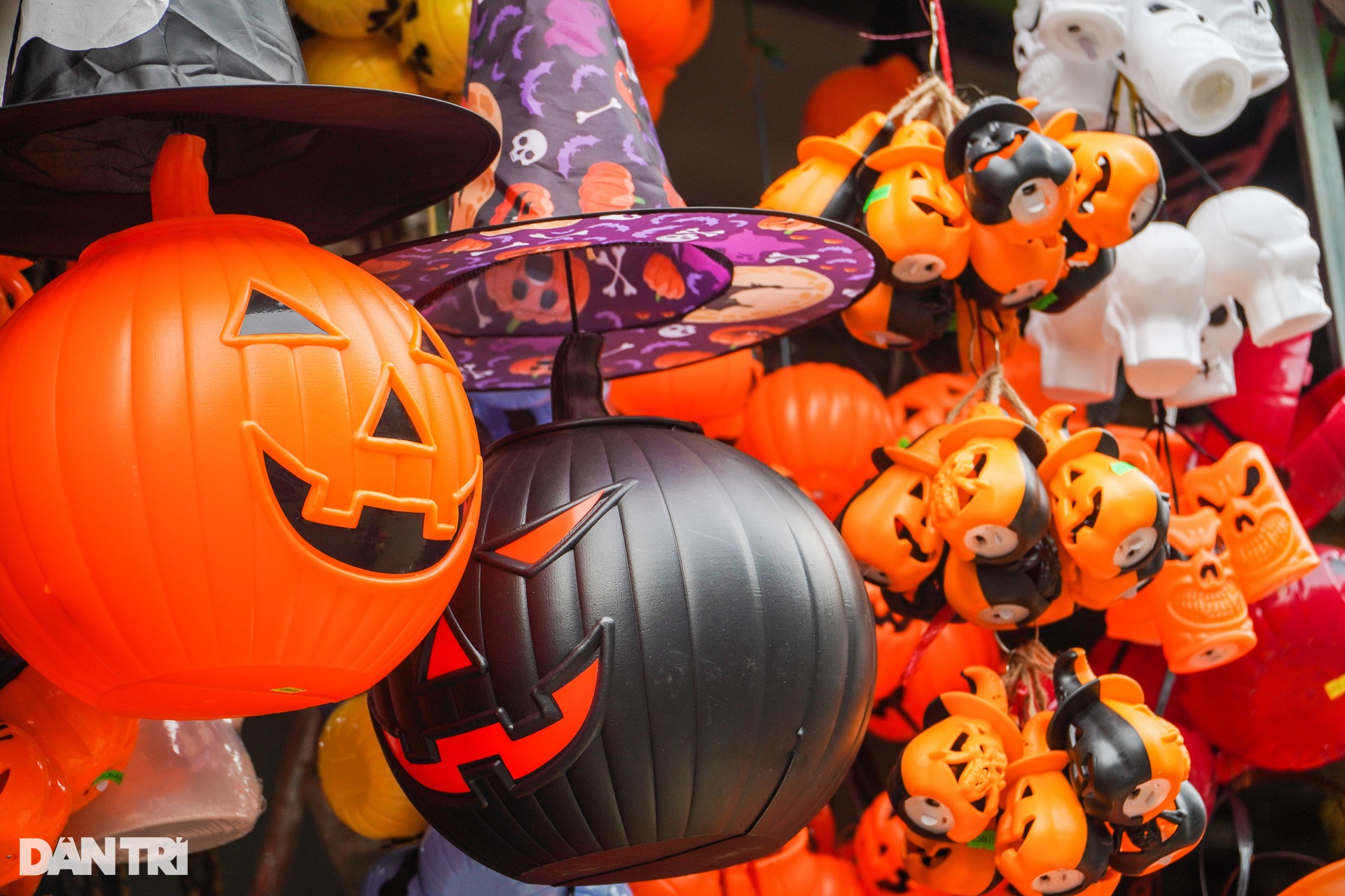 Không khí Halloween ngập tràn đường phố TPHCM - 6 Không khí Halloween ngập tràn đường phố TPHCM - 6
