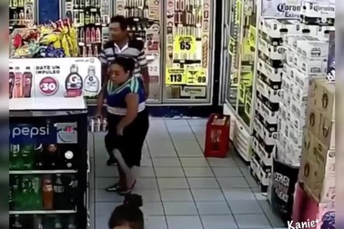 Màn lấy cắp đồ “bá đạo” trong siêu thị