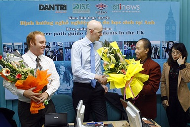 “Chúng tôi hi vọng đã giải đáp phần nào lo lắng khi du học Anh”