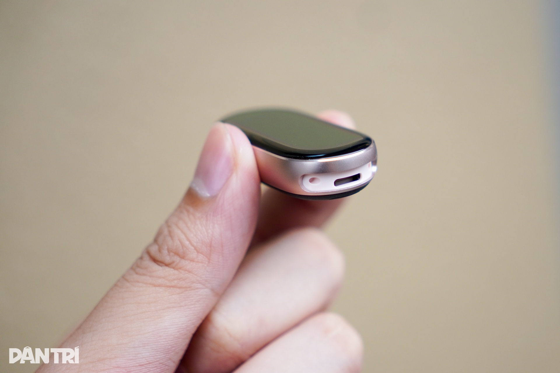 Đánh giá vòng đeo tay thông minh Xiaomi Smart Band 10: Dành cho ai? - 6 Đánh giá vòng đeo tay thông minh Xiaomi Smart Band 10: Dành cho ai? - 6