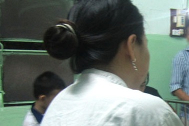 Một phụ nữ bị rạch mặt 15 nhát do ghen tuông