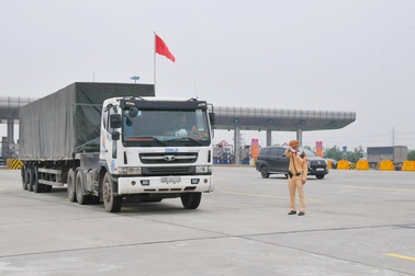 20 số điện thoại đường dây nóng tiếp nhận phản ánh giao thông Tết