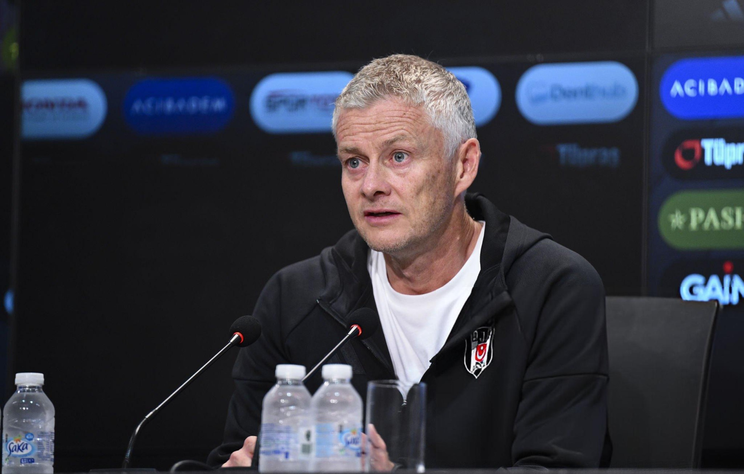 Besiktas sa thải HLV Ole Gunnar Solskjaer - 1