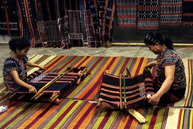 Hàng trăm nghệ nhân hội tụ tại Festival nghề truyền thống năm 2024