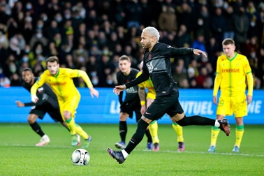 Neymar bị chỉ trích vì đá phạt đền dở tệ khiến PSG thua trận