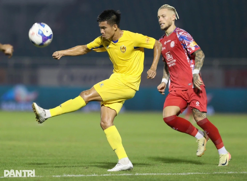 CLB Quảng Nam bỏ giải V-League, đội bóng của Công Phượng sáng cửa thay thế - 1 CLB Quảng Nam bỏ giải V-League, đội bóng của Công Phượng sáng cửa thay thế - 1