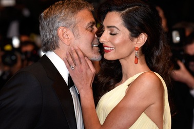 Tại sao tài tử nổi tiếng chuyển sang hẹn hò… “người đẹp trí tuệ”?