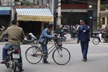 Đường Lê Duẩn trở về một chiều: Lại loạn!