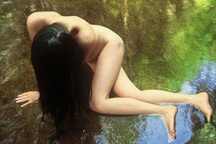 Nhiều bất cập xung quanh việc “cởi trói” ảnh nude!