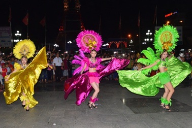 Nhiều hoạt động văn hóa đặc sắc trong lễ hội Ok Om Bok