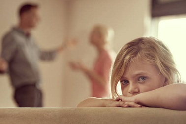 Chồng ngoại tình vẫn ở lại bên vợ chỉ vì con