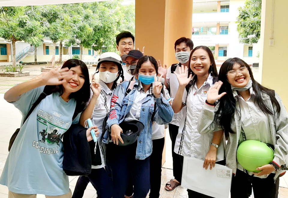 Bí thư Bạc Liêu trực tiếp đi kiểm tra phòng thi tốt nghiệp THPT - 10 Bí thư Bạc Liêu trực tiếp đi kiểm tra phòng thi tốt nghiệp THPT - 10