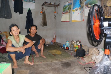 Thoát cảnh bại tay quạt ngày nóng, cụ ông thốt lên "chôm lắm, chôm lắm"