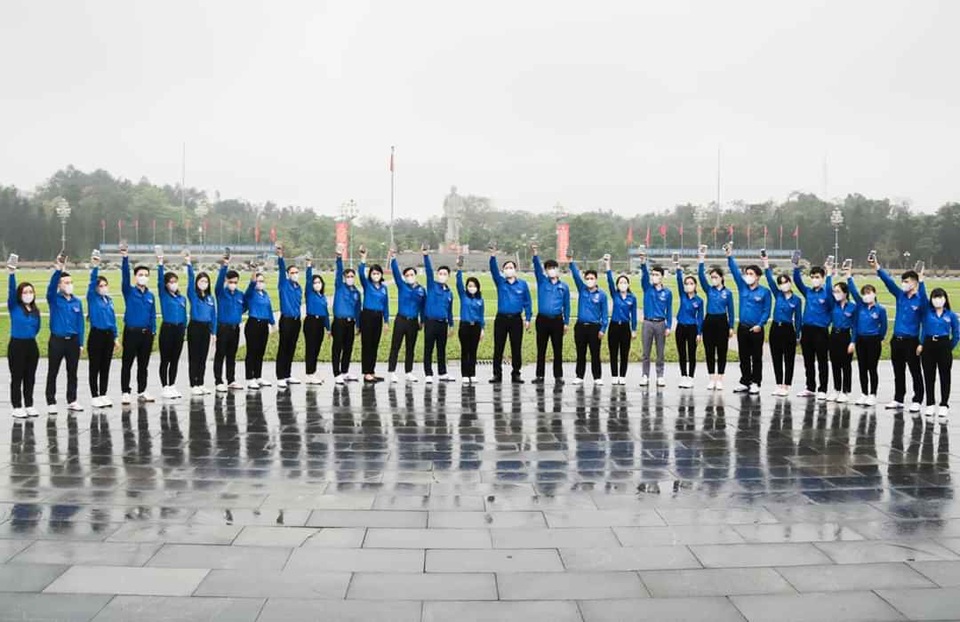 Tuổi trẻ Nghệ An đồng diễn ấn tượng màn “đánh giặc corona” - 10 Tuổi trẻ Nghệ An đồng diễn ấn tượng màn “đánh giặc corona” - 10