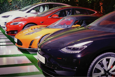 Người Trung Quốc mê mẩn xe Tesla