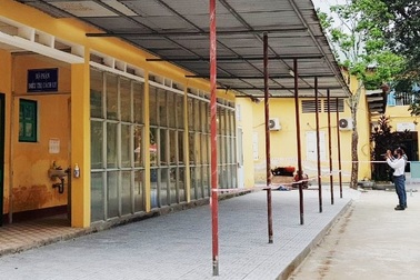 Bé gái chào đời khỏe mạnh trong khu cách ly tập trung