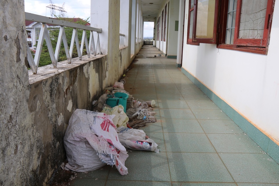 Không người học, trung tâm dạy nghề 25 tỷ đồng bỏ hoang, máy móc phủ bạt - 4 Không người học, trung tâm dạy nghề 25 tỷ đồng bỏ hoang, máy móc phủ bạt - 4