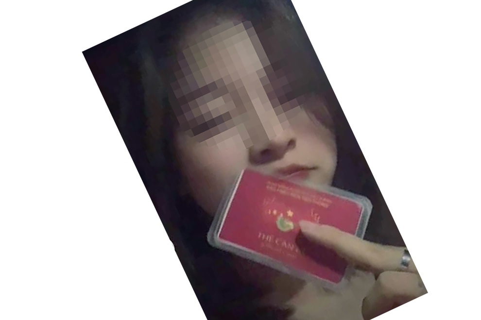Sự thật bất ngờ về tấm thẻ đỏ quyền lực của hot girl Hà Nội - 1 Sự thật bất ngờ về tấm thẻ đỏ quyền lực của hot girl Hà Nội - 1