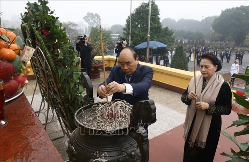 Lãnh đạo Đảng, Nhà nước vào Lăng viếng Chủ tịch Hồ Chí Minh nhân dịp Tết Canh Tý - 2 Lãnh đạo Đảng, Nhà nước vào Lăng viếng Chủ tịch Hồ Chí Minh nhân dịp Tết Canh Tý - 2