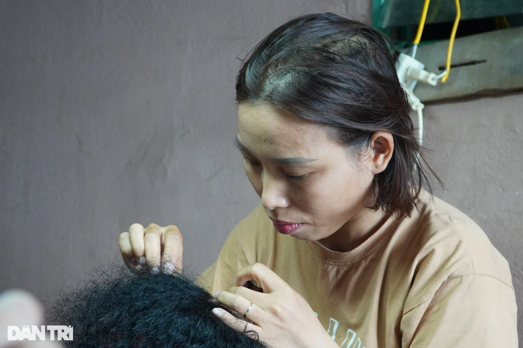 Kiếm tiền thật nhờ nghề làm... hàng giả - 7 Kiếm tiền thật nhờ nghề làm... hàng giả - 7