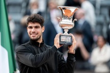 Đánh bại Sinner, Alcaraz lên ngôi vô địch tại Italian Open