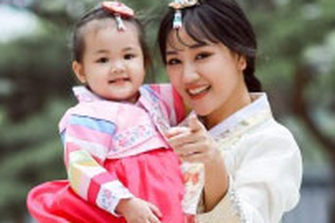 Con gái Maya đáng yêu cùng mẹ đi du lịch Hàn Quốc