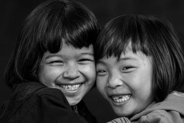 Nhiếp ảnh gia đi dọc đất nước "săn" những nụ cười