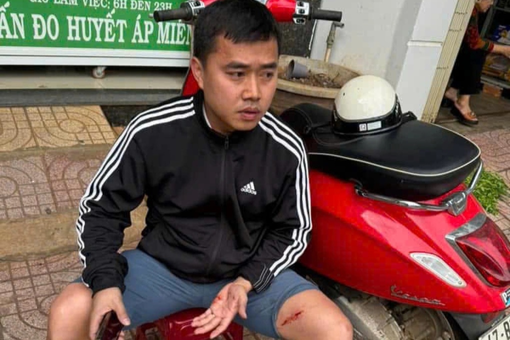 Những người hùng đập cửa xông vào đám cháy cứu 2 cháu nhỏ đang ngủ - 2 Những người hùng đập cửa xông vào đám cháy cứu 2 cháu nhỏ đang ngủ - 2