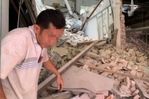 Sập sàn tòa nhà ở TPHCM: Nạn nhân bị gạch đè, té giàn giáo đa chấn thương