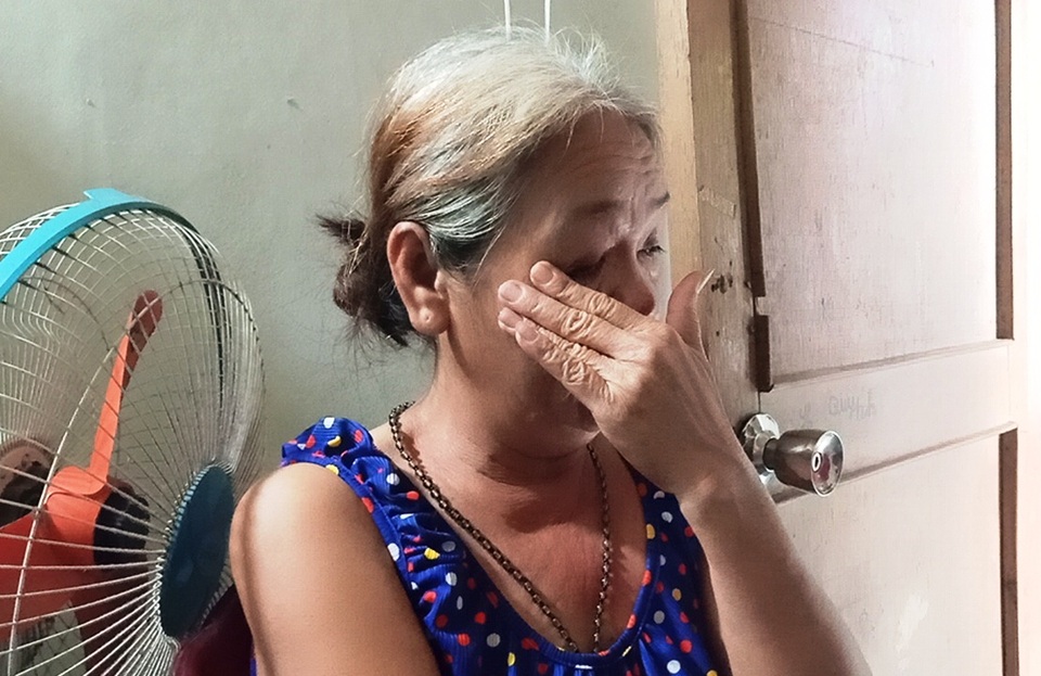 Cha nằm liệt, mẹ nằm viện, thương 3 con nhỏ về tá túc ông nội nghèo khó - 6 Cha nằm liệt, mẹ nằm viện, thương 3 con nhỏ về tá túc ông nội nghèo khó - 6