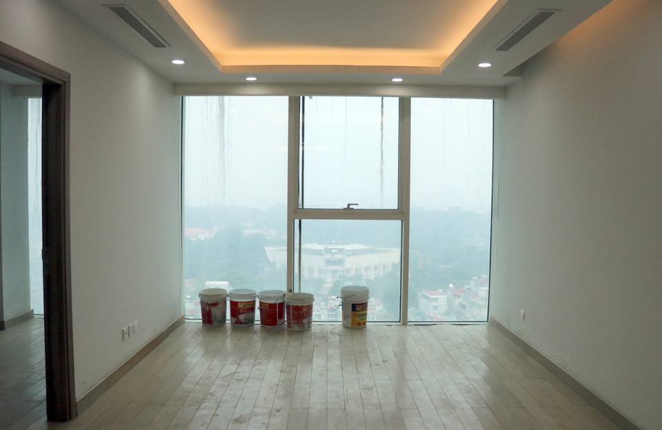 Bên trong tòa nhà 8B Lê Trực sau 5 năm lặc lè với việc cắt ngọn - 11 Bên trong tòa nhà 8B Lê Trực sau 5 năm lặc lè với việc cắt ngọn - 11
