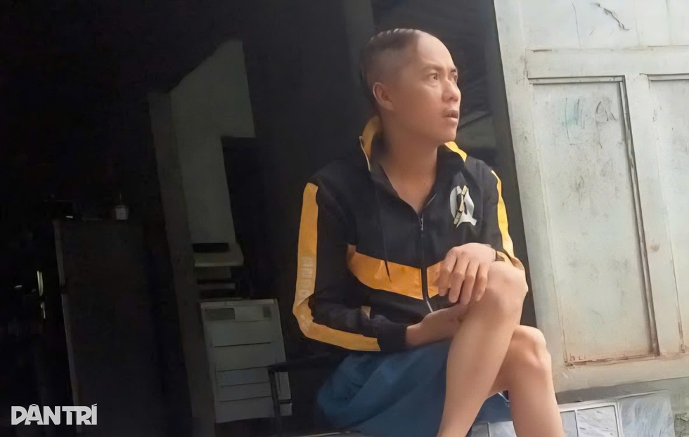 Người bố 3 con hồi sinh sau tai nạn nghiêm trọng do ngã từ trên cao - 4 Người bố 3 con hồi sinh sau tai nạn nghiêm trọng do ngã từ trên cao - 4