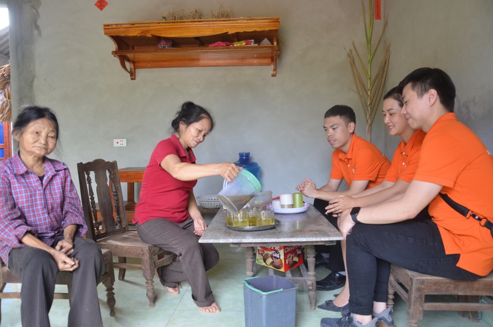 Em gái gác thanh xuân chăm chị tật nguyền được bạn đọc tiếp tục giúp đỡ - 2 Em gái gác thanh xuân chăm chị tật nguyền được bạn đọc tiếp tục giúp đỡ - 2