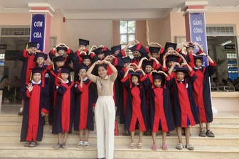 Câu chuyện lay động trái tim của cô giáo 23 năm dạy học ở vùng biên