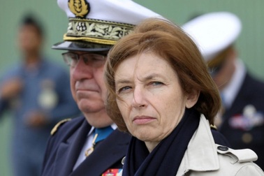 Nhiều chính trị gia kêu gọi Pháp tính đến khả năng rời NATO