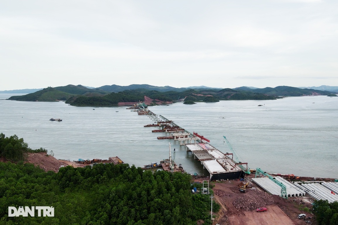 Khẩn trương hoàn thiện mảnh ghép cuối của chuỗi cao tốc dọc Quảng Ninh - 2 Khẩn trương hoàn thiện mảnh ghép cuối của chuỗi cao tốc dọc Quảng Ninh - 2