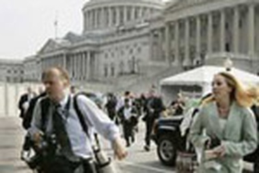 Chùm ảnh báo động máy bay tấn công Nhà Trắng