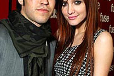 Ashlee Simpson cưới gấp vì... “dính bầu”