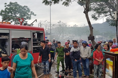 Vụ người đàn ông ôm xăng vào nhà tự thiêu: Do mâu thuẫn với con trai?