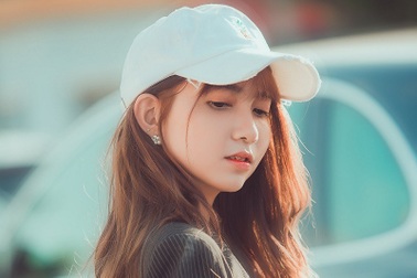 Chỉ nói "yêu" thôi, đừng nói "thương em"...