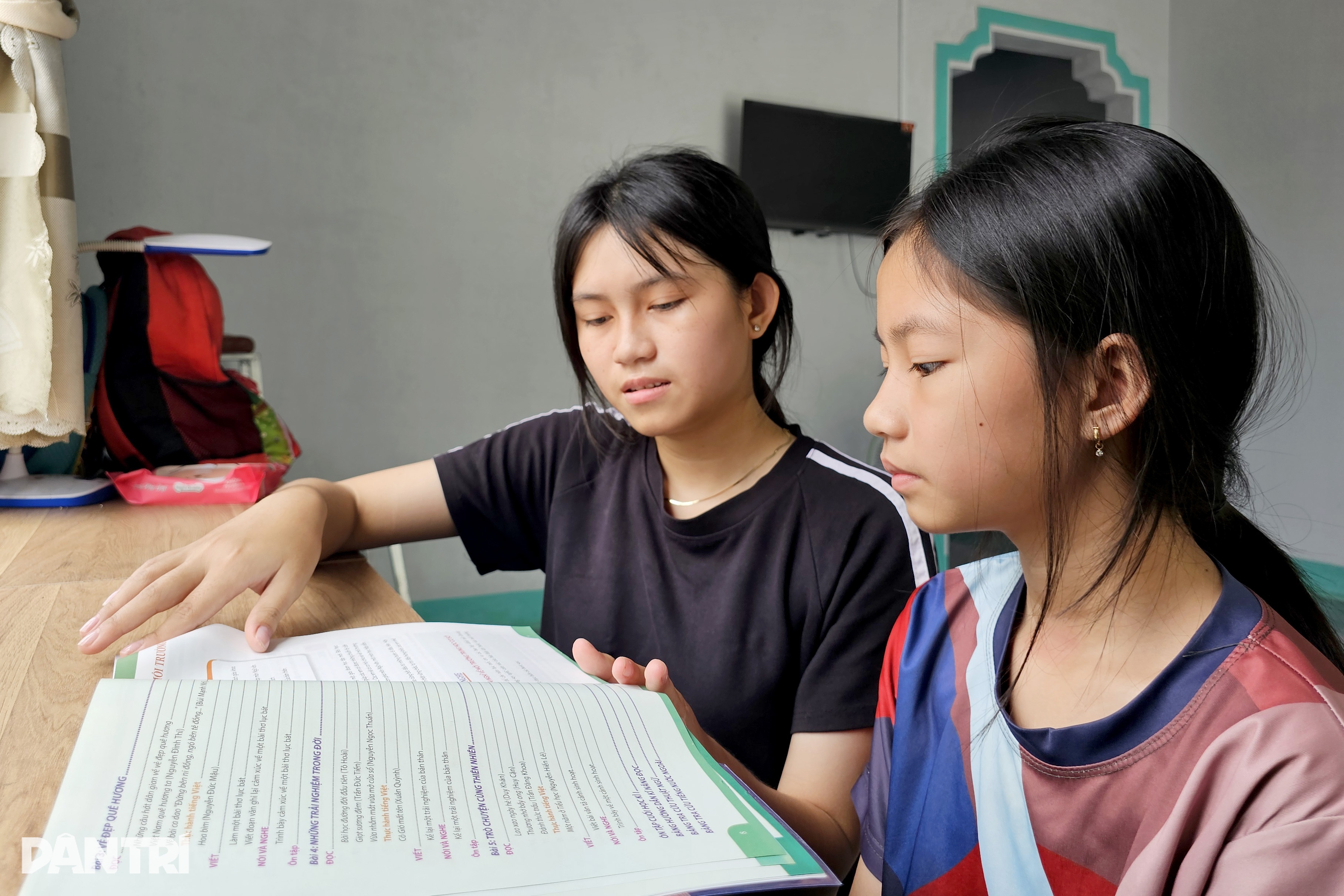 Bạn đọc Dân trí trao niềm vui an cư đến 3 gia đình khó khăn ở Đắk Lắk - 9 Bạn đọc Dân trí trao niềm vui an cư đến 3 gia đình khó khăn ở Đắk Lắk - 9