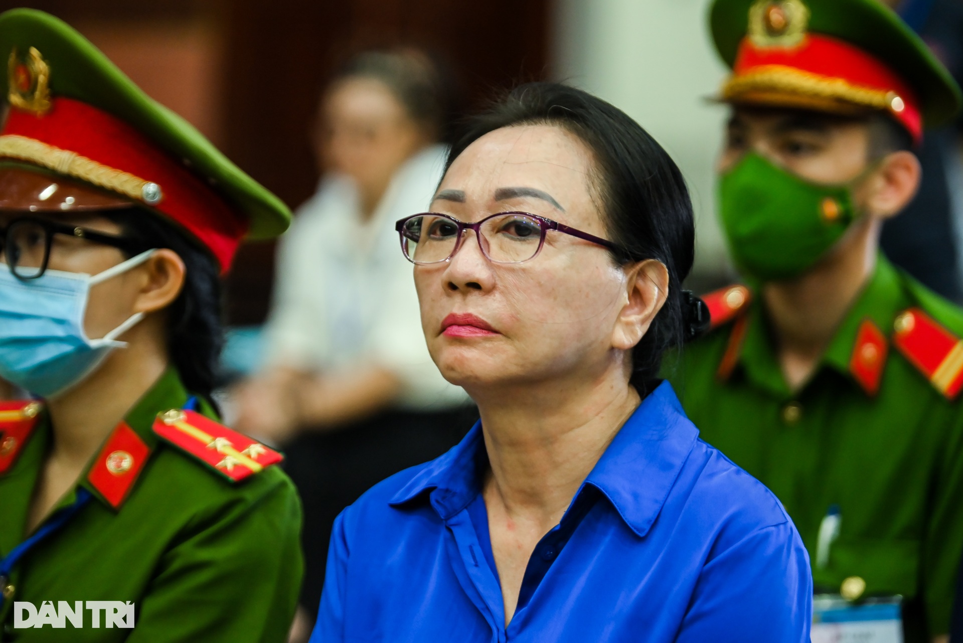 Bà Trương Mỹ Lan tại phiên tòa phúc thẩm xin giảm án tử hình - 5 Bà Trương Mỹ Lan tại phiên tòa phúc thẩm xin giảm án tử hình - 5