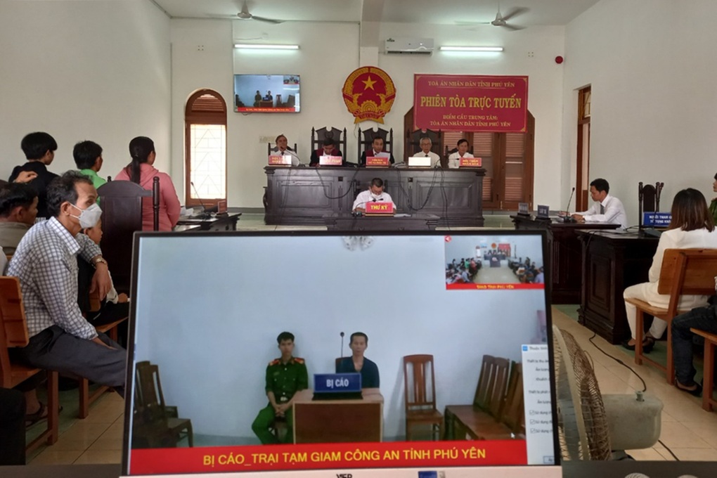 Bố đâm chết mẹ, các con ra tòa xin cho bố cơ hội được sống - 1 Bố đâm chết mẹ, các con ra tòa xin cho bố cơ hội được sống - 1