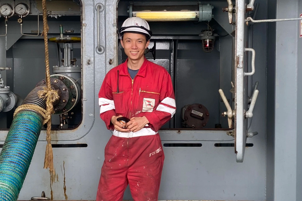 Sỹ quan tàu biển lương tháng trăm triệu đồng: Nhà có tang không thể về! - 3 Sỹ quan tàu biển lương tháng trăm triệu đồng: Nhà có tang không thể về! - 3