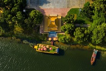 Bay trên “những tầng mây”, ngắm Huế đẹp mê hồn!